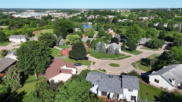 4 South Ridge Court, Coralville, IA 52241