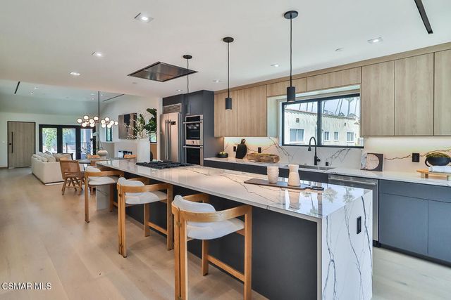 514 W Washington Boulevard, Pasadena, CA 91103