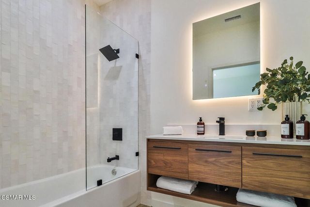 514 W Washington Boulevard, Pasadena, CA 91103