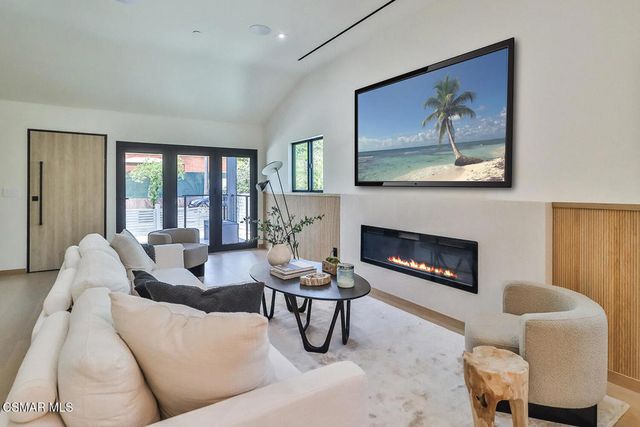 514 W Washington Boulevard, Pasadena, CA 91103