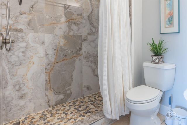 2200 W 22nd Street 101-B, Gulf Shores, AL 36542