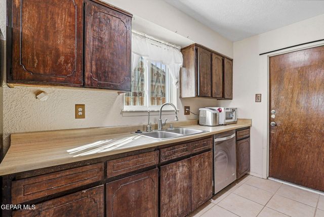 5729 LONGVIEW Drive, El Paso, TX 79924