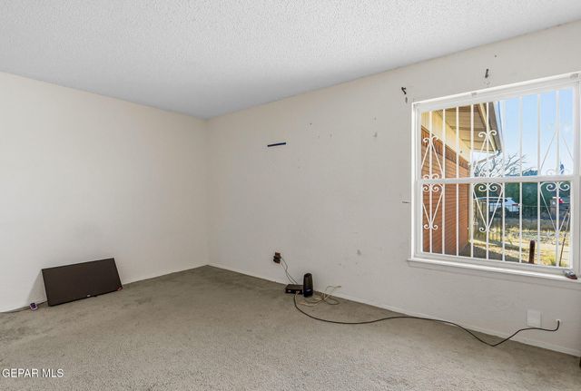 5729 LONGVIEW Drive, El Paso, TX 79924