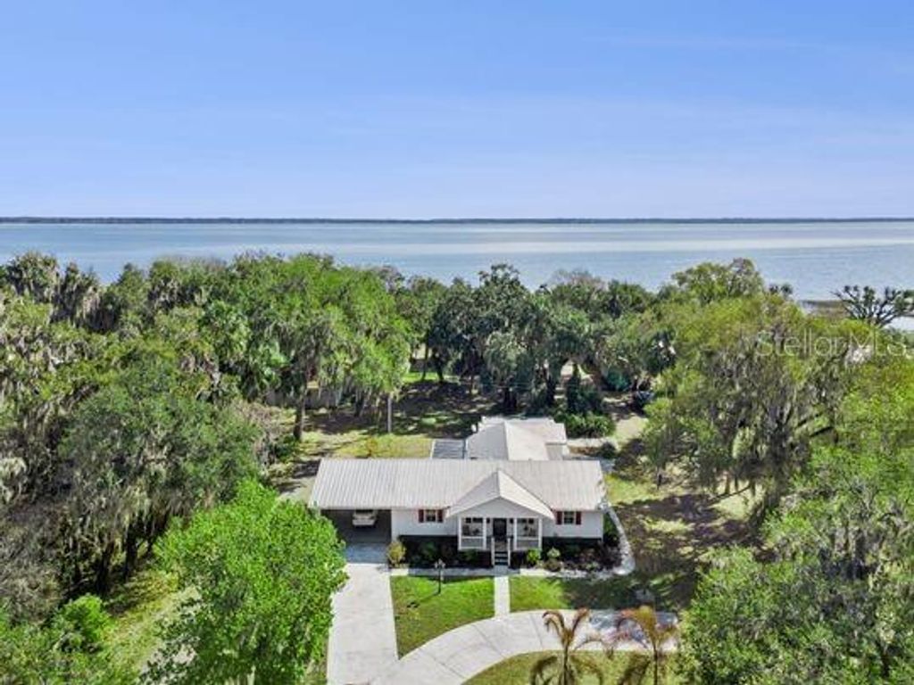 Image 1 of property listing at 10744 W BEACH PARKWAY, Lake Wales, FL 33898