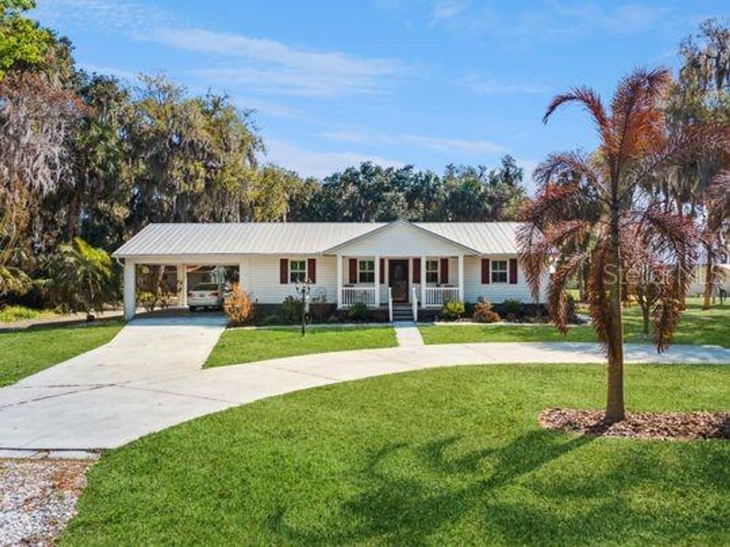 Image 31 of property listing at 10744 W BEACH PARKWAY, Lake Wales, FL 33898
