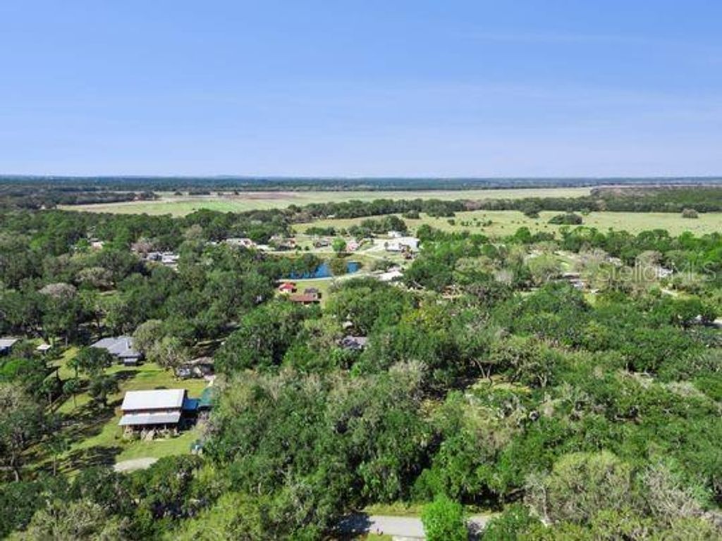 Image 37 of property listing at 10744 W BEACH PARKWAY, Lake Wales, FL 33898