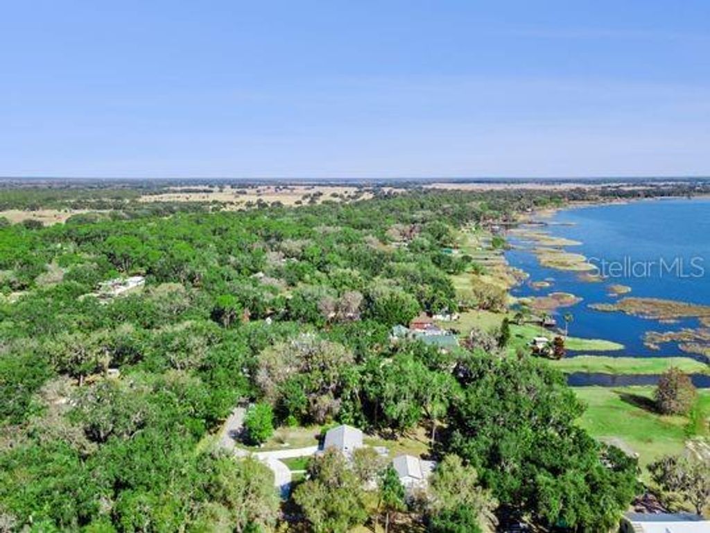 Image 47 of property listing at 10744 W BEACH PARKWAY, Lake Wales, FL 33898