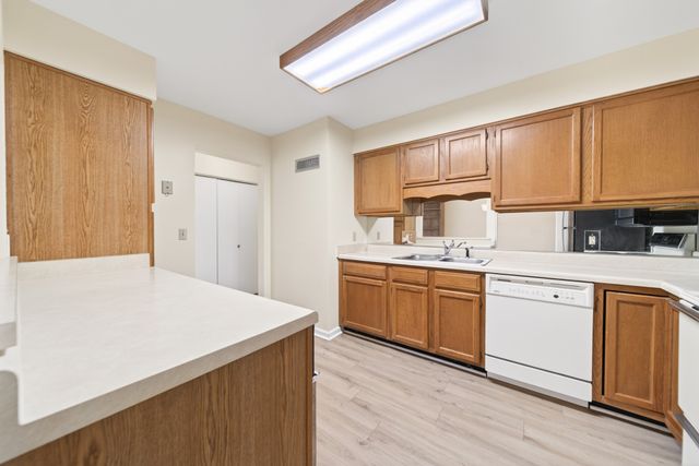 200 Sanders Ferry Rd Apt 2308, Hendersonville, TN 37075