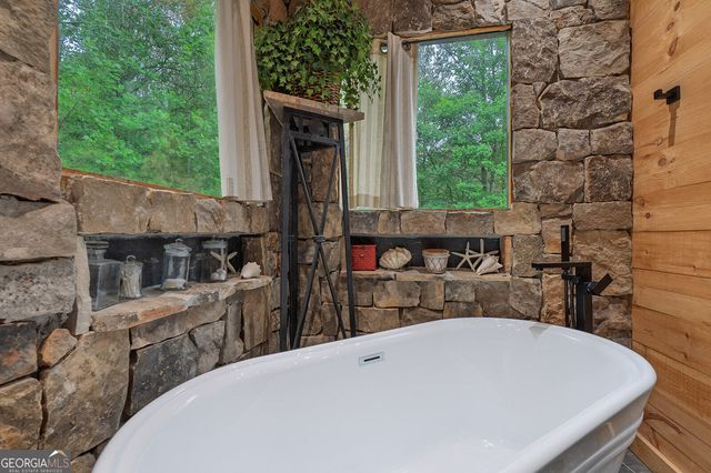 55 Ridge Top Drive, Ellijay, GA 30536
