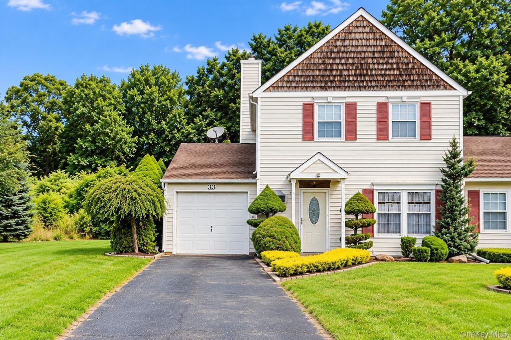 14 Badger Trail, Coram, NY 11727 — exterior