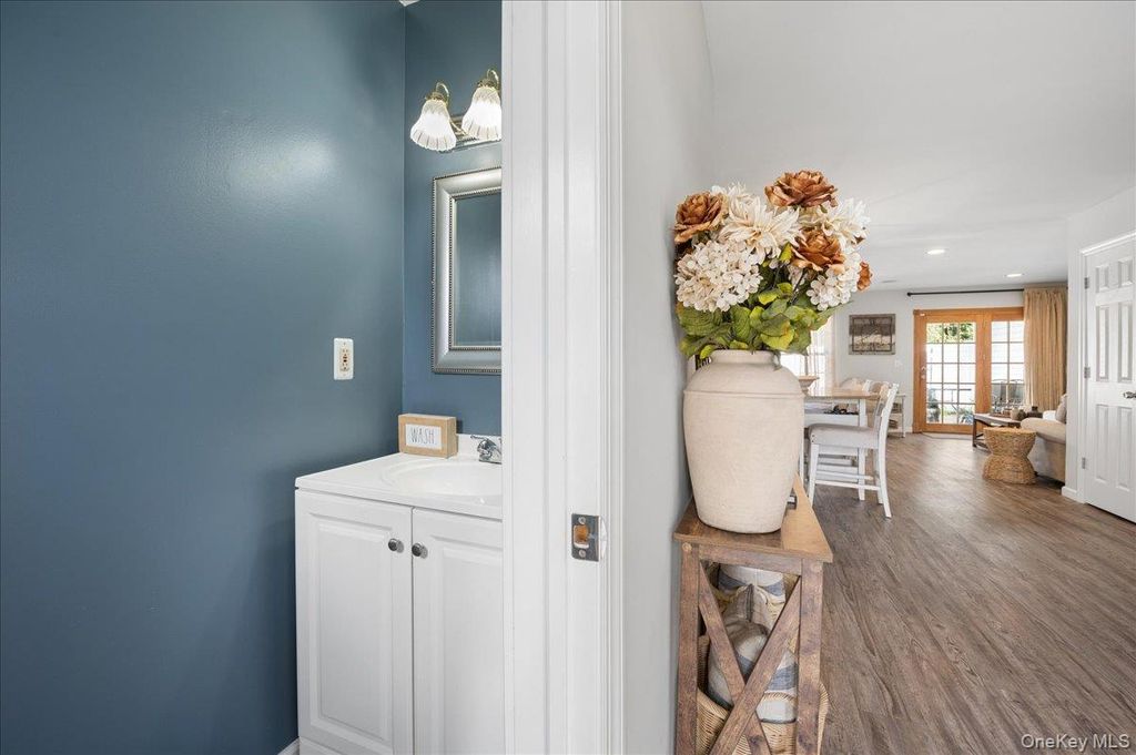14 Badger Trail, Coram, NY 11727 — photo 4