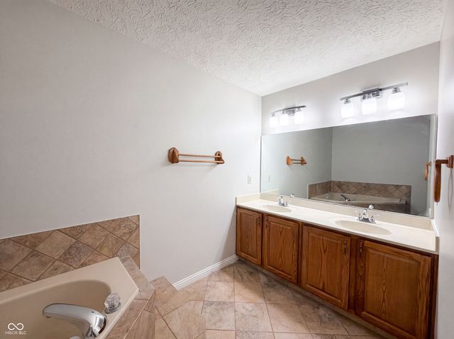 1115 Texarkana Drive, Indianapolis, IN 46231