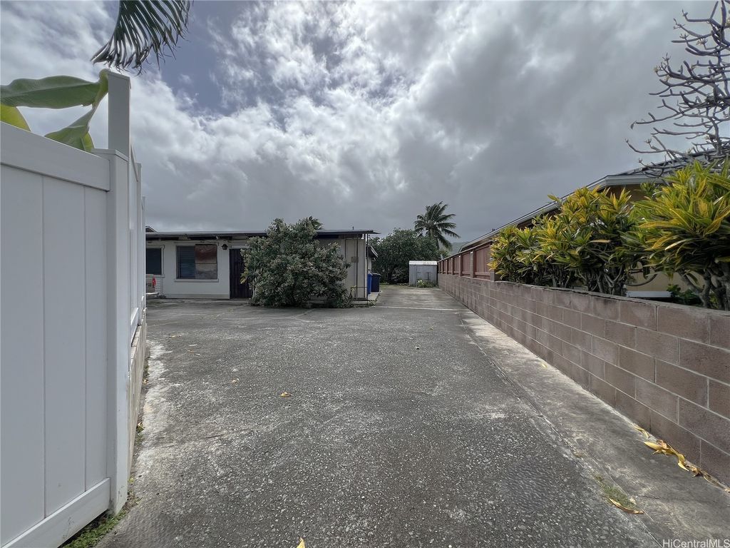 241 Kihapai Street A, Kailua, HI 96734