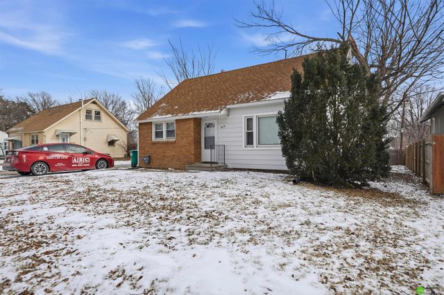 610 S 48th Street, Lincoln, NE 68504