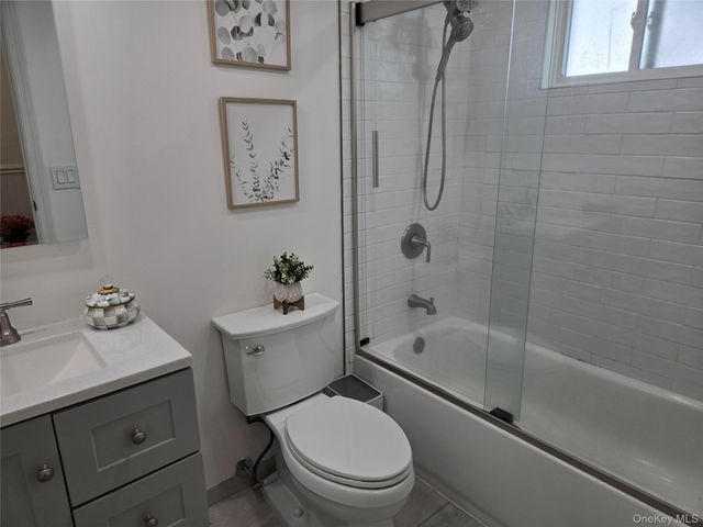 215 Terry Road 9A, Smithtown, NY 11787