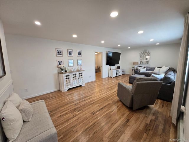 215 Terry Road 9A, Smithtown, NY 11787