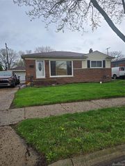20212 Sunnyside, St. Clair Shores, MI 48080