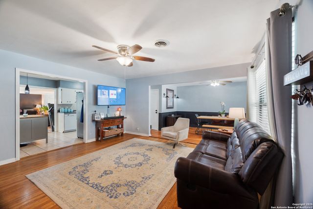 270 Goodhue Ave, San Antonio, TX 78218