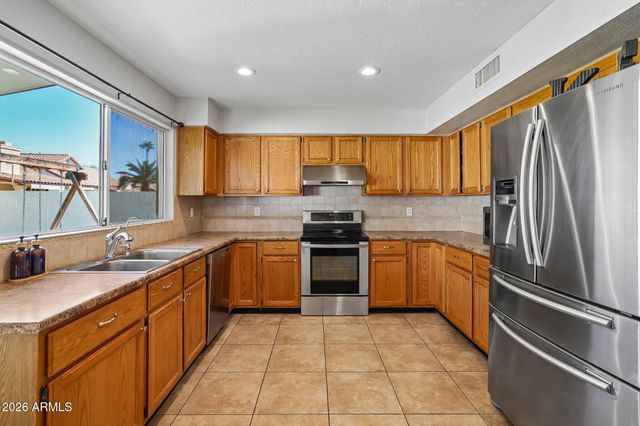 2352 W REDWOOD Drive, Chandler, AZ 85248