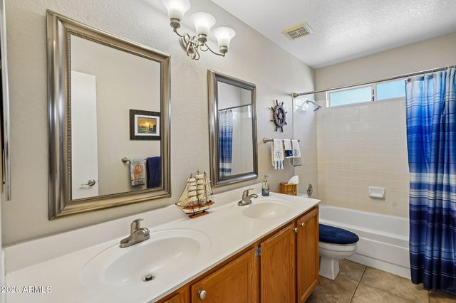 2352 W REDWOOD Drive, Chandler, AZ 85248