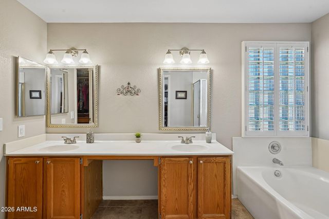 2352 W REDWOOD Drive, Chandler, AZ 85248