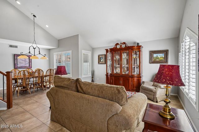 2352 W REDWOOD Drive, Chandler, AZ 85248
