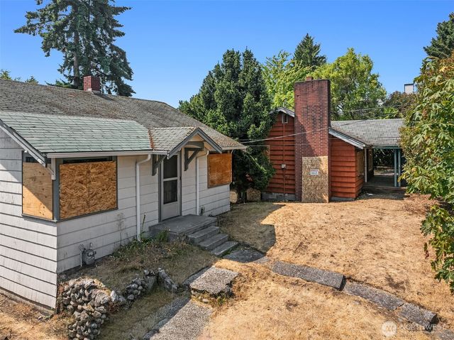 943 N 103rd Street, Seattle, WA 98133