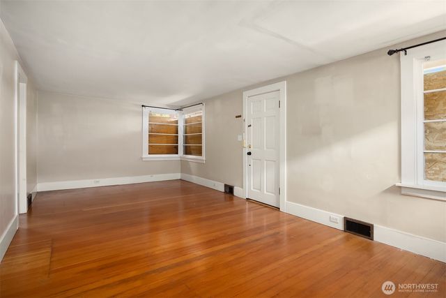 943 N 103rd Street, Seattle, WA 98133