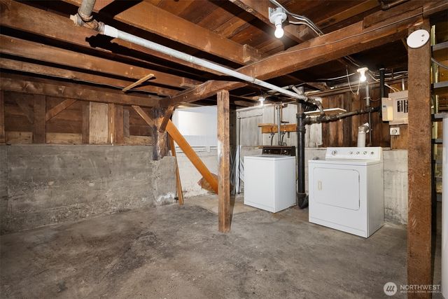 943 N 103rd Street, Seattle, WA 98133
