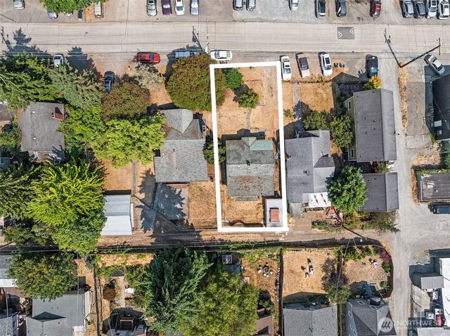 943 N 103rd Street, Seattle, WA 98133