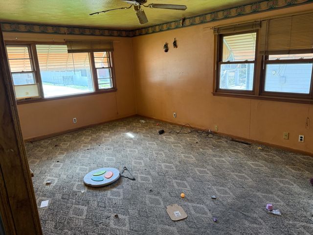 2746 AVE L, Council Bluffs, IA 51501