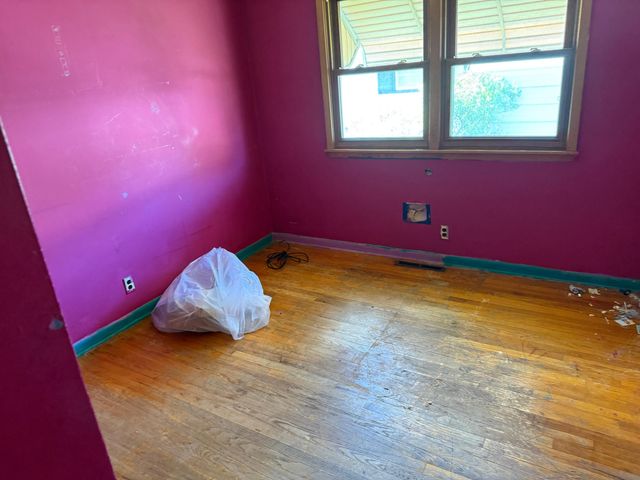 2746 AVE L, Council Bluffs, IA 51501