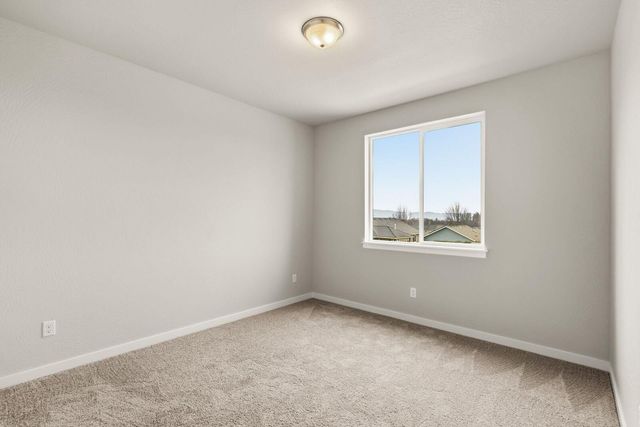 669 Old Waverly Way 20, Eagle Point, OR 97524