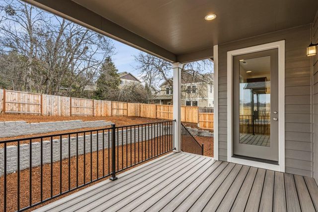 669 Old Waverly Way 20, Eagle Point, OR 97524