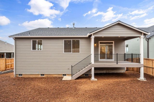 669 Old Waverly Way 20, Eagle Point, OR 97524