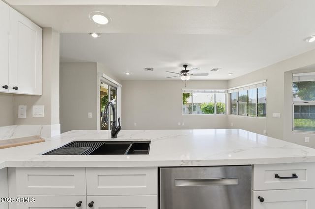 19015 N SIGNAL BUTTE Circle, Sun City, AZ 85373