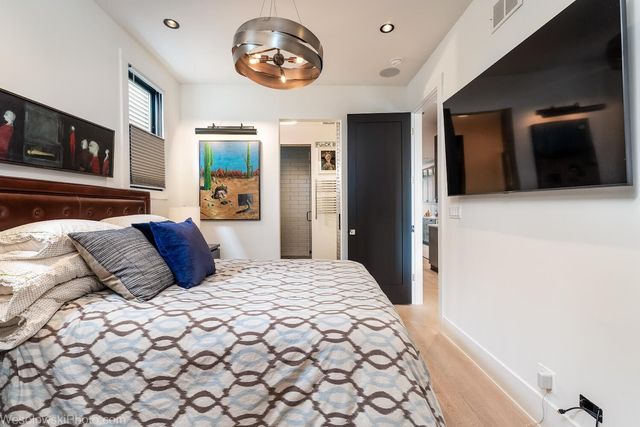 2041 W Cuyler Avenue 1, Chicago, IL 60618