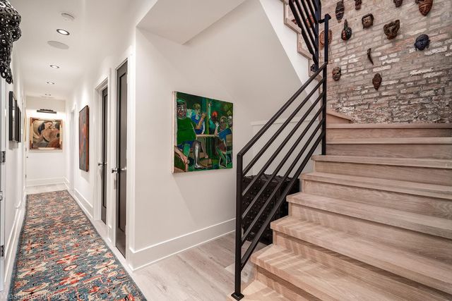 2041 W Cuyler Avenue 1, Chicago, IL 60618