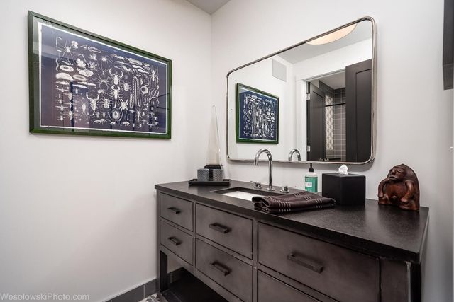 2041 W Cuyler Avenue 1, Chicago, IL 60618