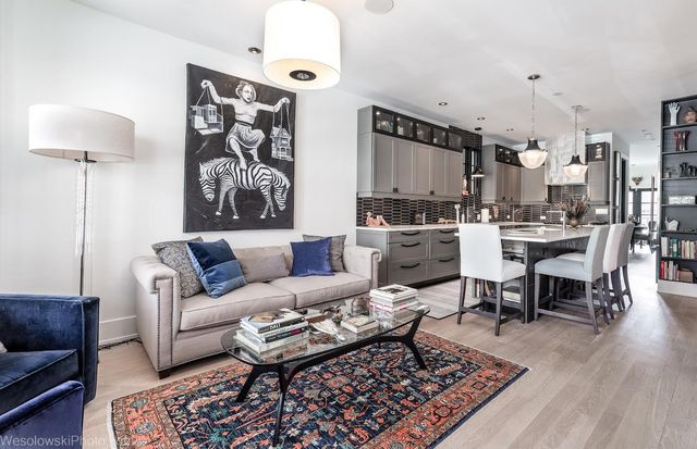 2041 W Cuyler Avenue 1, Chicago, IL 60618