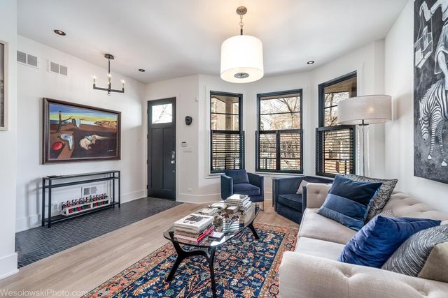 2041 W Cuyler Avenue 1, Chicago, IL 60618