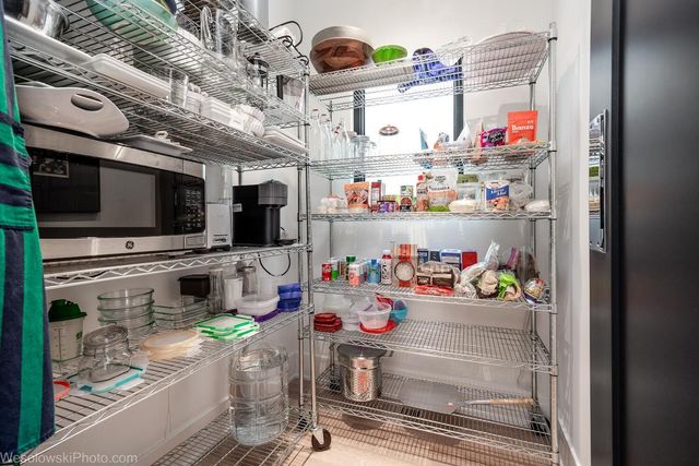 2041 W Cuyler Avenue 1, Chicago, IL 60618