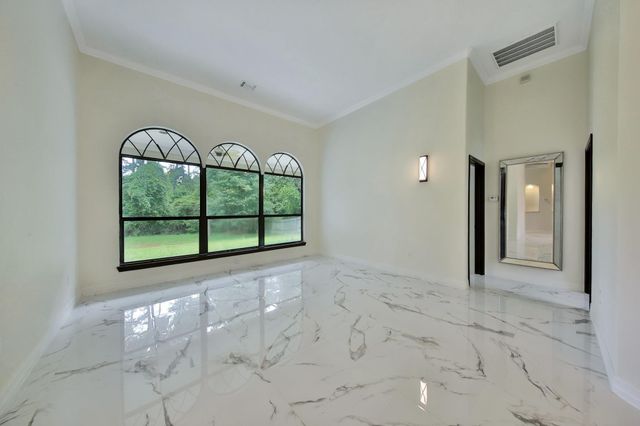 2283 Deer Cove Trail, Kingwood, TX 77339