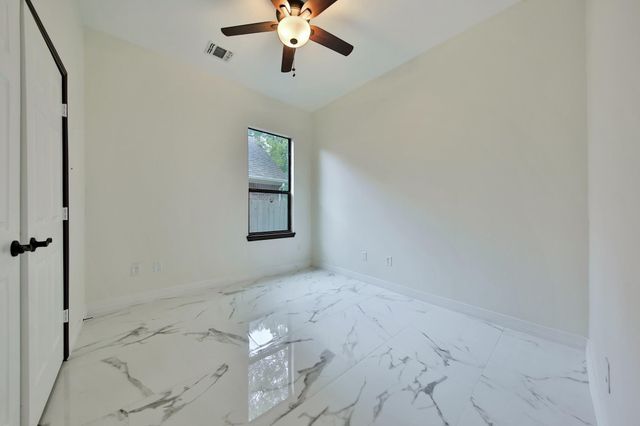 2283 Deer Cove Trail, Kingwood, TX 77339