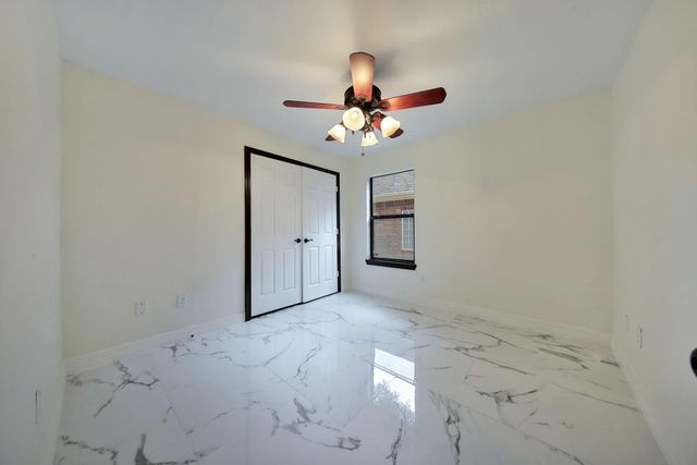 2283 Deer Cove Trail, Kingwood, TX 77339