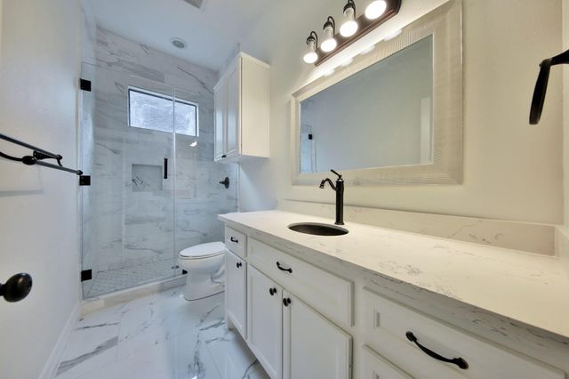 2283 Deer Cove Trail, Kingwood, TX 77339