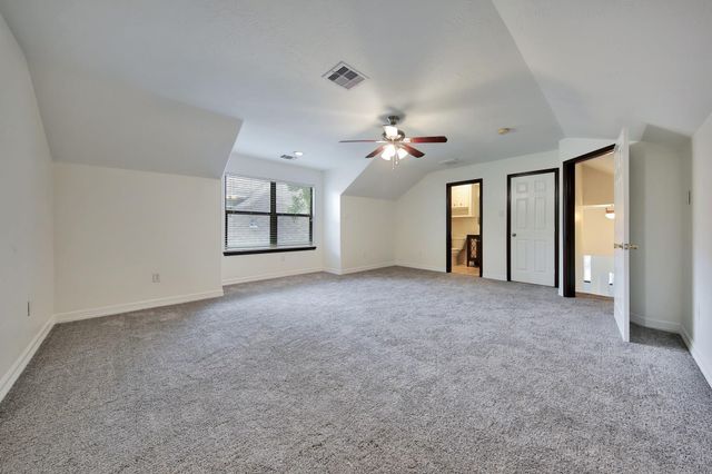 2283 Deer Cove Trail, Kingwood, TX 77339