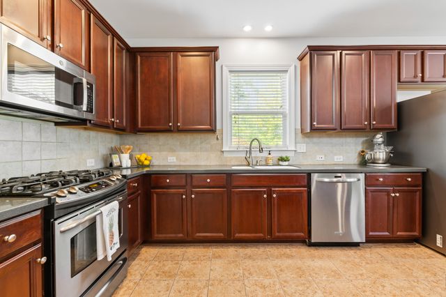 102 Plank Court, Summerville, SC 29485