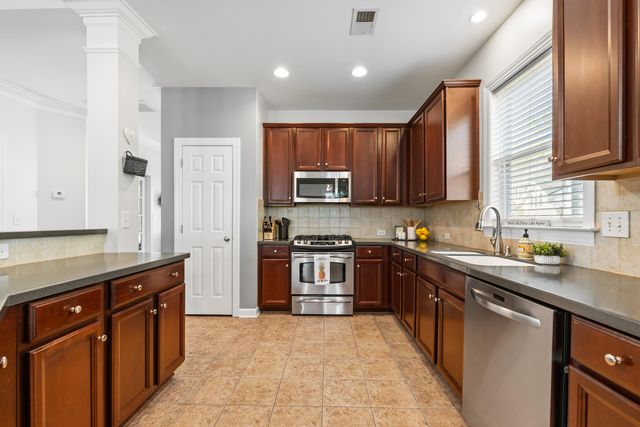 102 Plank Court, Summerville, SC 29485