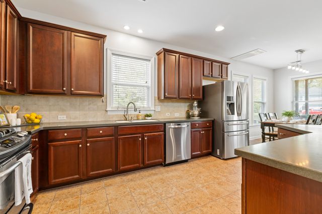 102 Plank Court, Summerville, SC 29485